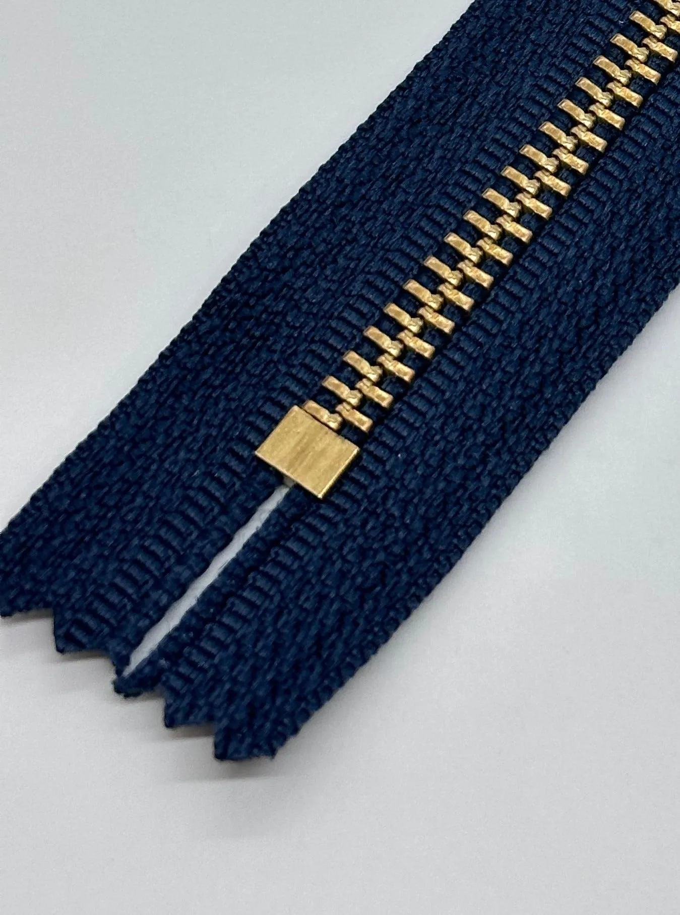 YKK® #5 Brass c/e Navy (560) DA Slider