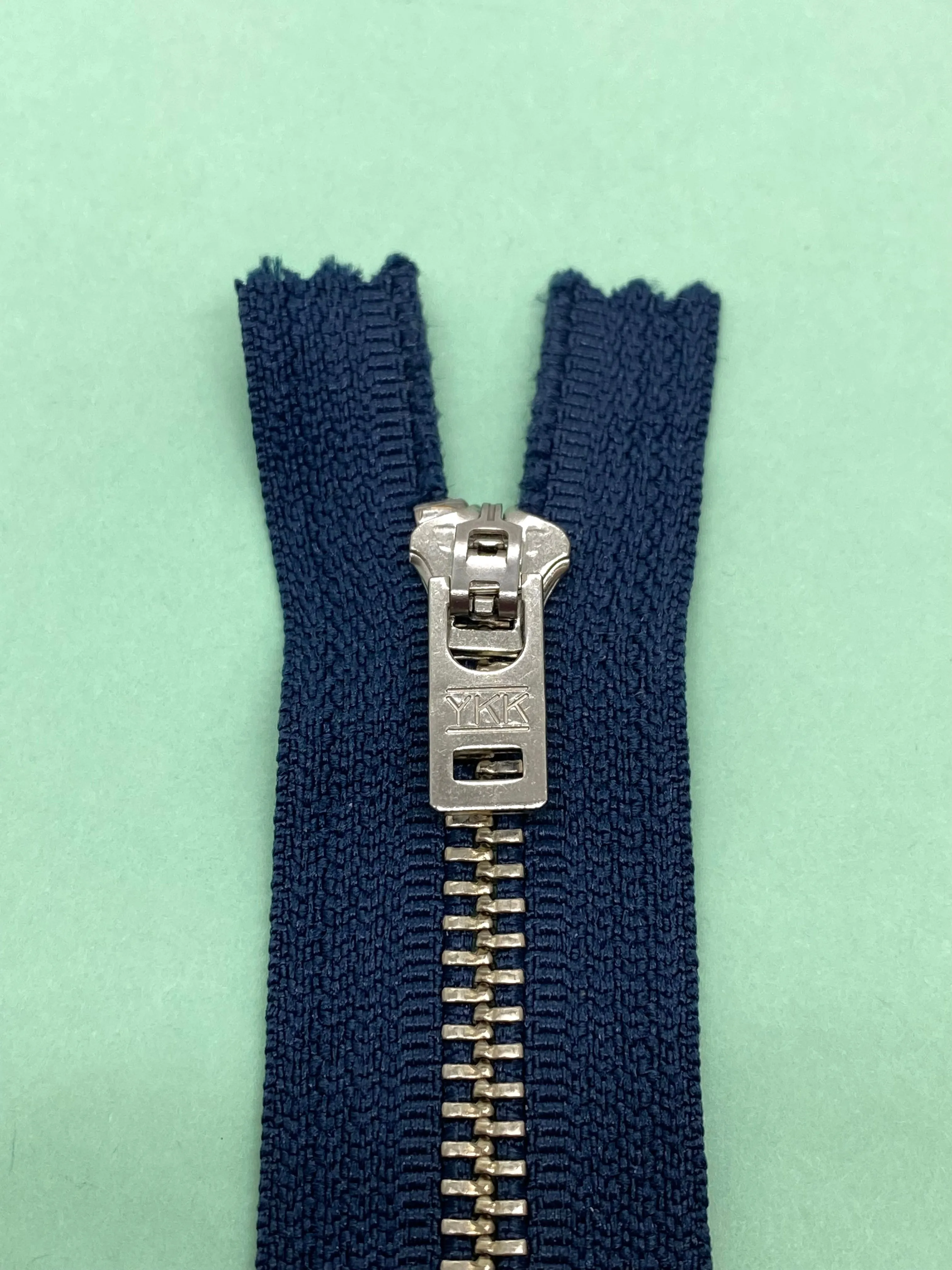 YKK® #5 Nickel c/e Navy (560) Semi-Auto Pull